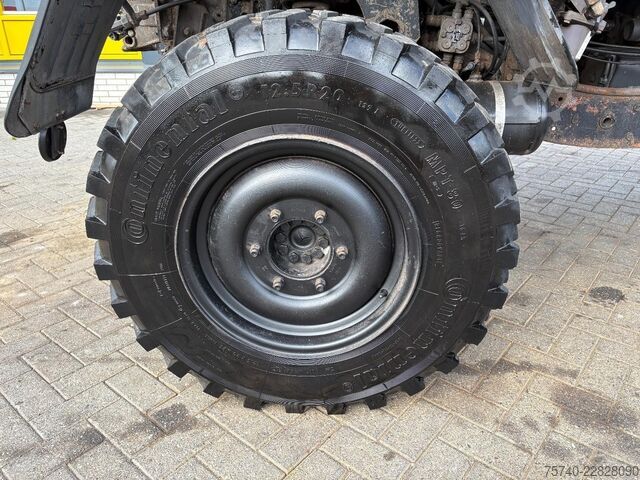 Camionnette UNIMOG 424 + 4X4 + BJ 1977 + MANUAL + 261666 KM + HYDR...