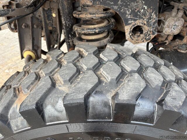 Camionnette UNIMOG 424 + 4X4 + BJ 1977 + MANUAL + 261666 KM + HYDR...