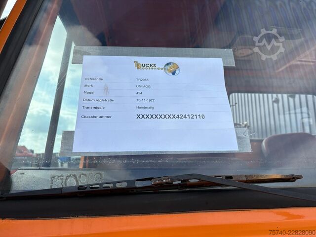 Camionnette UNIMOG 424 + 4X4 + BJ 1977 + MANUAL + 261666 KM + HYDR...