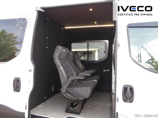 Dodávka s vysokou střechou IVECO Daily 35C21A8V 6-Sitzer, Klima, LED, ACC, AHK