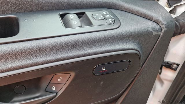 Minibús MERCEDES-BENZ 2 x 517 Lord Comfort XXL Lagerfahrzeug 23 SS