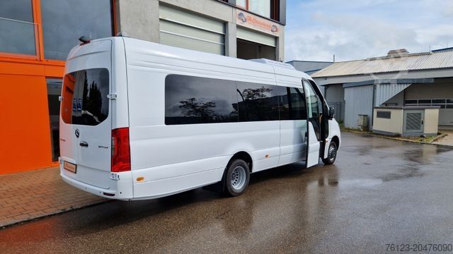 Minibusz MERCEDES-BENZ 2 x 517 Lord Comfort XXL Lagerfahrzeug 23 SS