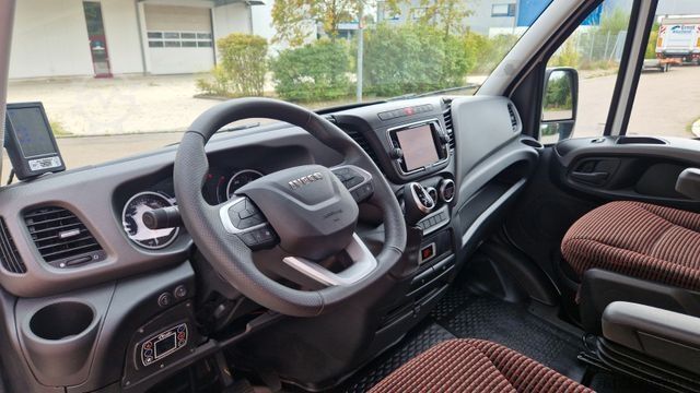 Minibusz IVECO Daily C35 M1 9 Sitzer sauberes Fahrzeug