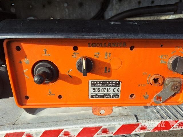 Naczepa otwarta z plandeką Schmitz Cargobull Curtainsider Standard Taillift