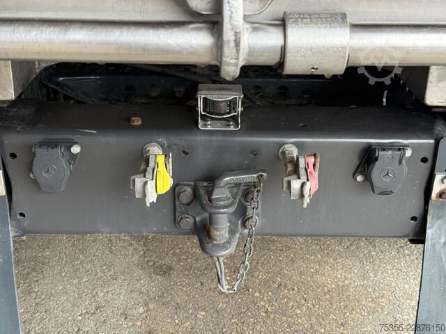 Cattle truck MERCEDES-BENZ Atego 1524 Kadaver FASSI Kran Kipphydr. Klima