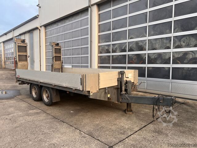 Commercial vehicle tt Tandemtieflader