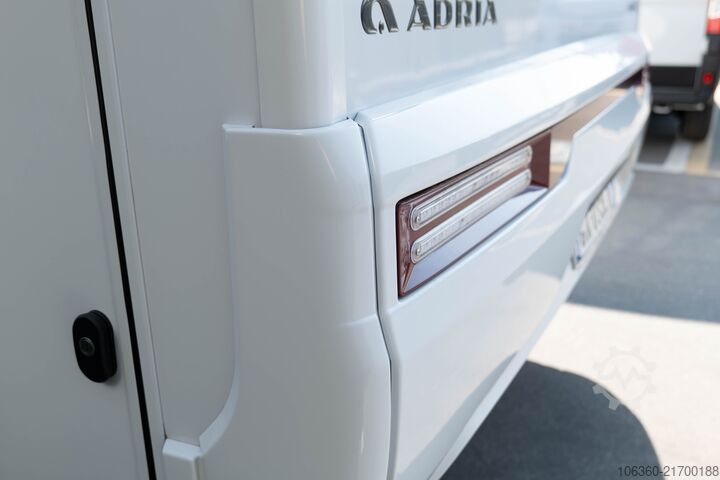 ADRIA CORAL XL AXESS 600 DP - SPEED EDITION GEBRUIKTE ALKOOPCAMPER ADRIA CORAL XL AXESS 600 DP - SPEED EDITION