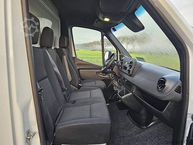 Valigia MERCEDES-BENZ SPRINTER 516 Bakwagen Laadklep!