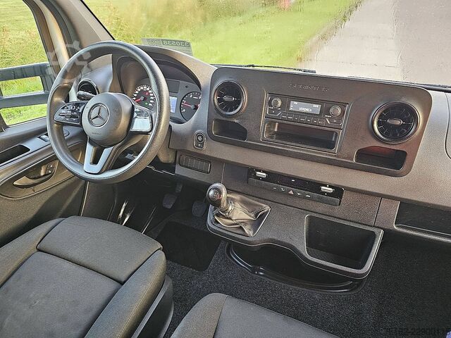 Valigia MERCEDES-BENZ SPRINTER 516 Bakwagen Laadklep!
