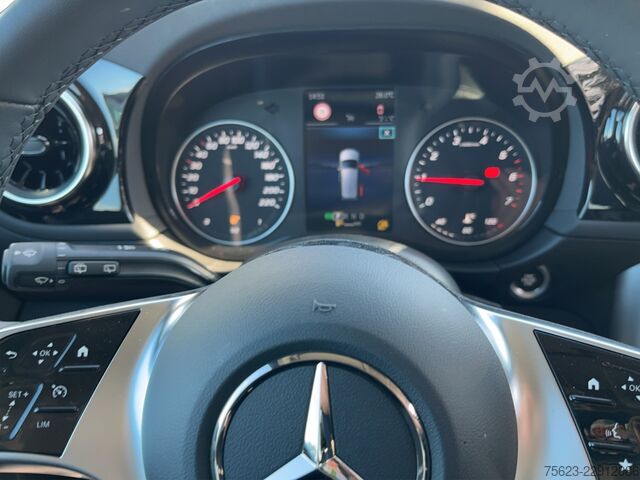 Minibusz Mercedes-Benz T 180 EDITION LED Kamera Navi AHK