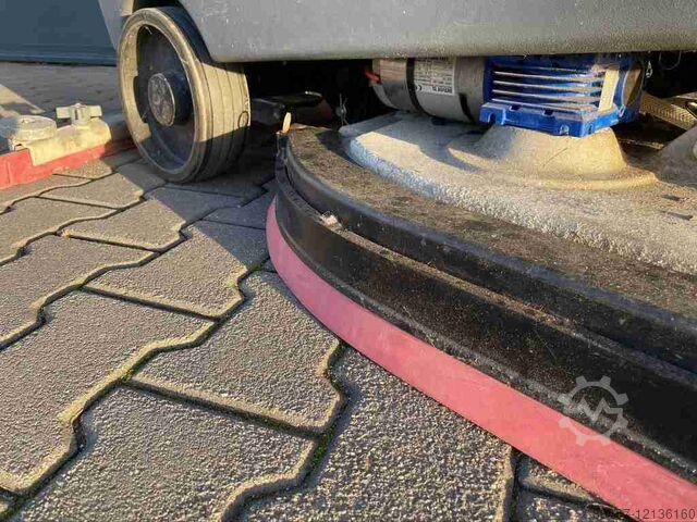 Súrológép Tennant T7