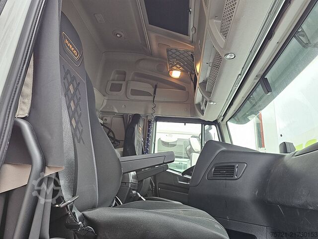 Standaard trekker IVECO AS440S46 STRALIS