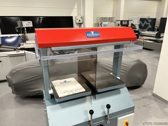 Encuadernadora Karl Tranklein ZP 39 two-station hydraulic bookbinding press