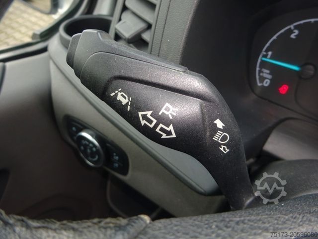 Panelová dodávka FORD Transit Custom Kasten 320 L2H1 Trend 130PS Navi