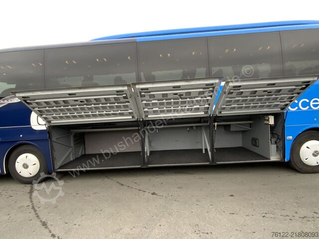 Távolsági autóbusz Setra S 516 HD/2