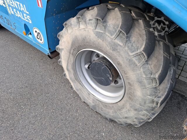 Manipulador telescópico MAGNI RTH 5.30 S-M/C