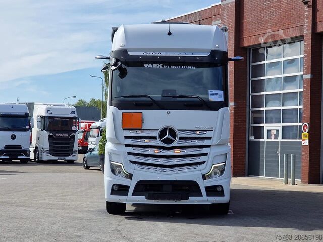 Mala Mercedes-Benz Actros 2545 6x2*4 - Box with sidedoors - Loadli...