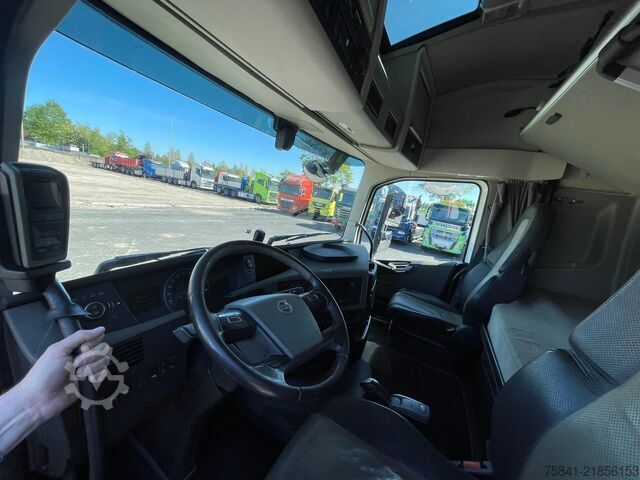 Vrachtwagen met kraan Volvo FH 540 8x4 HIAB 554E-9 HIPRO