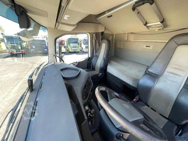 Vrachtwagen met kraan Volvo FH 540 8x4 HIAB 554E-9 HIPRO