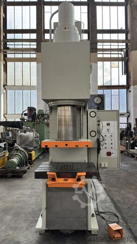 Hydraulische pers WMW Zeulenroda PYE 160 S/ 1M