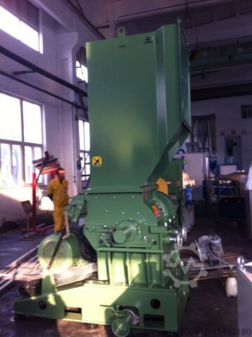 CM S 100 frees Crushmaster S 100