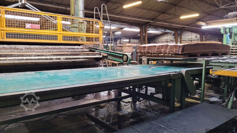 Línea de producción de madera contrachapada Becker&Van Hüllen Ligne de presse