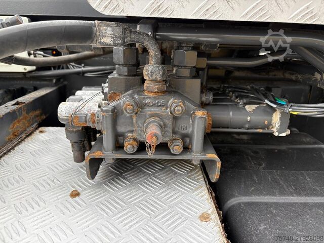 Dépanneuse Renault Premium 370DXI + HMF 1430 K3 + 6X4 + HOOKSYTEM ...