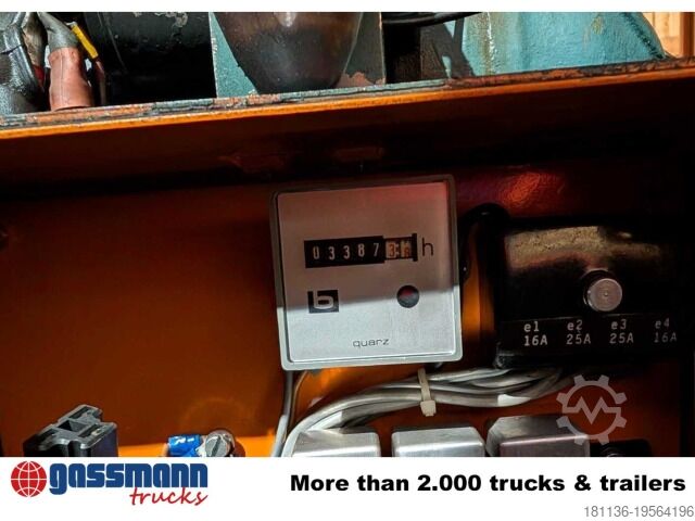 Aangepaste bestelwagen Unimog U52 411 4x4, Schmidt Schneefräse mit Separatmotor