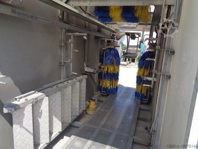 Aangepaste bestelwagen IVECO Daily 70C18 EINKAUFSWAGENWASCHANLAGE