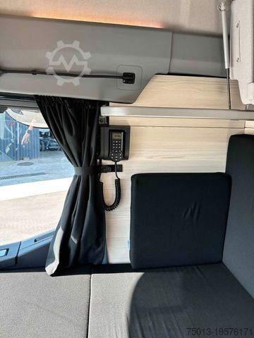 Standard tractor unit RENAULT T520 Evolution, LIVING- Paket, Kipphydr.,MIETEN?