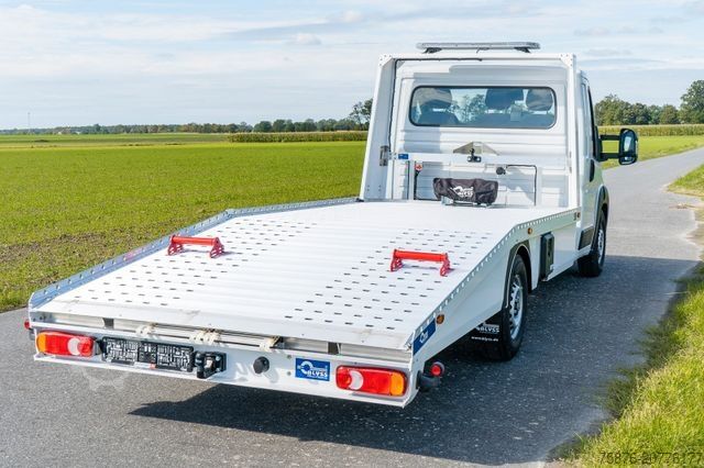 Car carrier van TOYOTA Proace Max Autotransporter