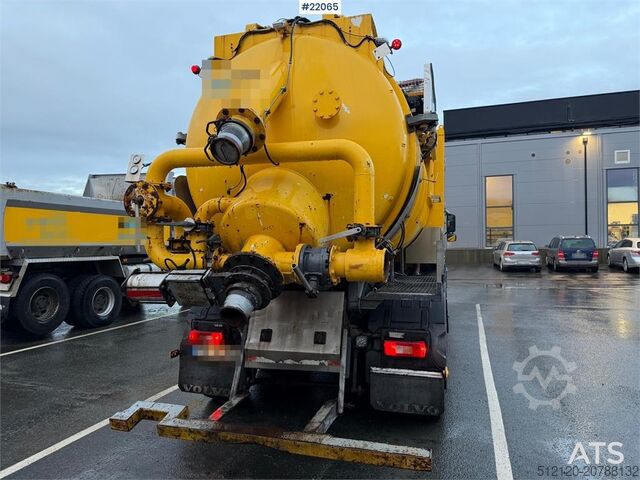 Vacuum truck Volvo FM 6x2 supersuction w/ Disab body 1 owner car