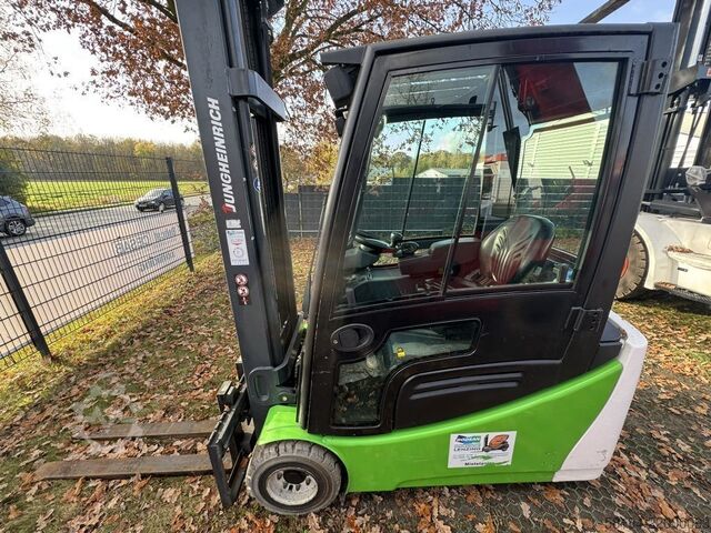 Carrello elevatore elettrico a 3 ruote Jungheinrich EFG218