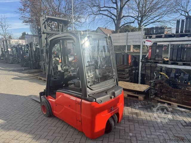 Carrello elevatore elettrico a 3 ruote Linde E20L-02
