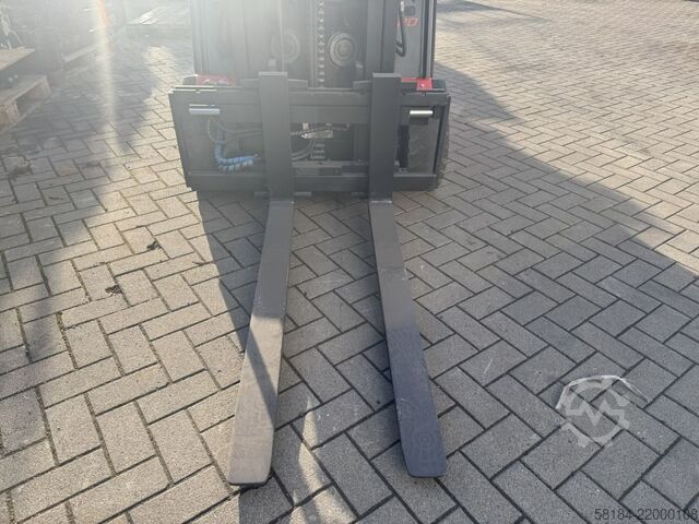 Carrello elevatore elettrico a 3 ruote Linde E20L-02