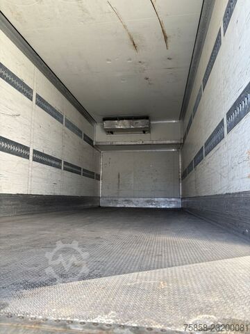 Wechselbrücke mit Kühlkoffer SCHMITZ BDF Kühlkoffer Carrier 750 läuft