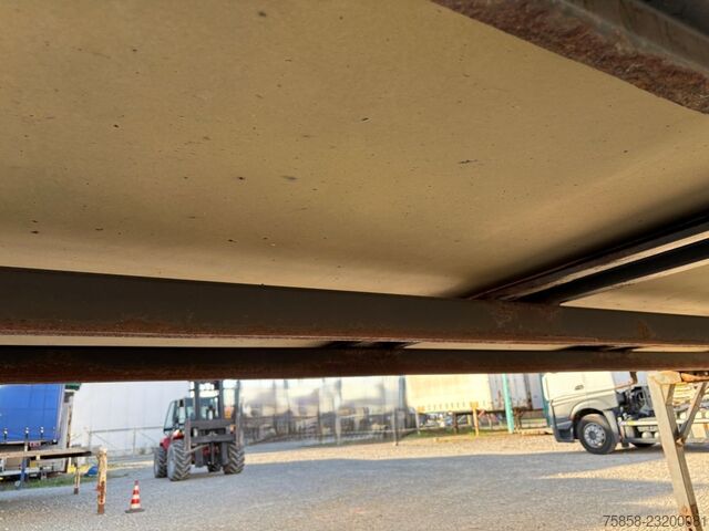 Wechselbrücke mit Kühlkoffer SCHMITZ BDF Kühlkoffer Carrier 750 läuft