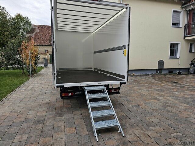 Skåpbil Iveco Daily 35S18HA8 Automatik 3.0 Koffer 4,2 M. LED