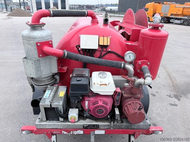 Przyczepa handlowa Tysse / Nomek 1500 L Edelstahl Sauganhänger