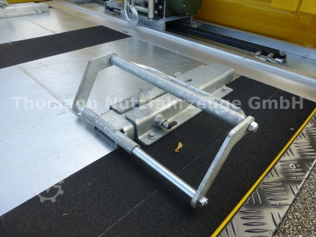 Šlep vozilo IVECO DAILY 70C18 DoKa Schiebeplateau Luftfed Navi