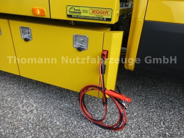 Šlep vozilo IVECO DAILY 70C18 DoKa Schiebeplateau Luftfed Navi