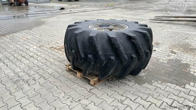 Wirtgen WR 2400 / WR 2500 / Reserveband Wirtgen WR 2400 / WR 2500 / Ersatzreifen