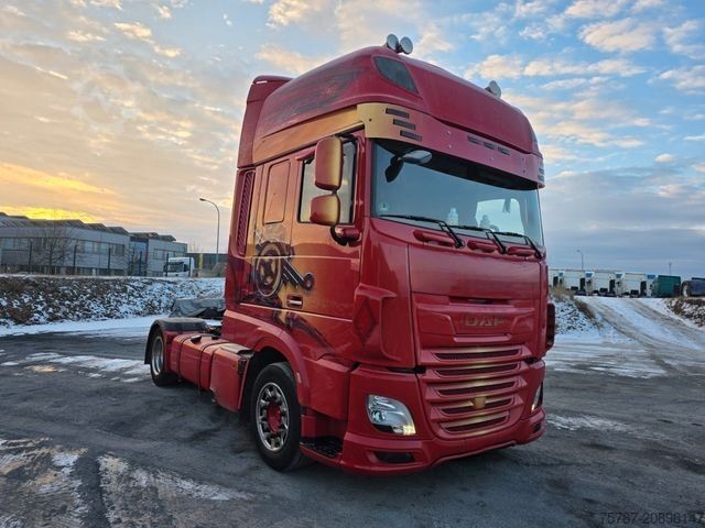 Ciągnik siodłowy typu volume DAF XF 530 SSC LL ZF Intarder, Leder, Standklima