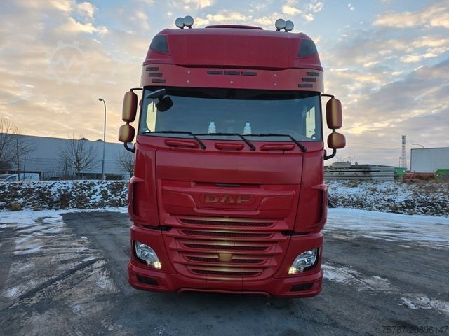 Ciągnik siodłowy typu volume DAF XF 530 SSC LL ZF Intarder, Leder, Standklima
