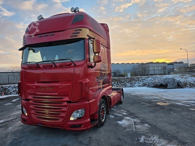 Ciągnik siodłowy typu volume DAF XF 530 SSC LL ZF Intarder, Leder, Standklima