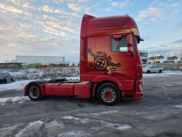 Ciągnik siodłowy typu volume DAF XF 530 SSC LL ZF Intarder, Leder, Standklima