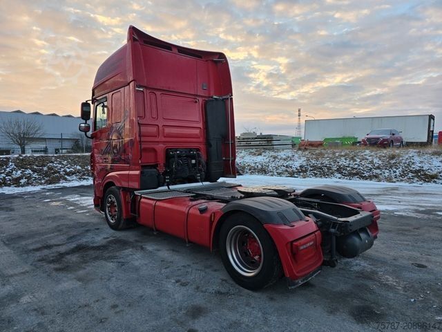 Ciągnik siodłowy typu volume DAF XF 530 SSC LL ZF Intarder, Leder, Standklima