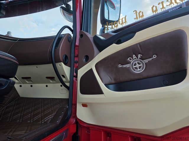 Ciągnik siodłowy typu volume DAF XF 530 SSC LL ZF Intarder, Leder, Standklima