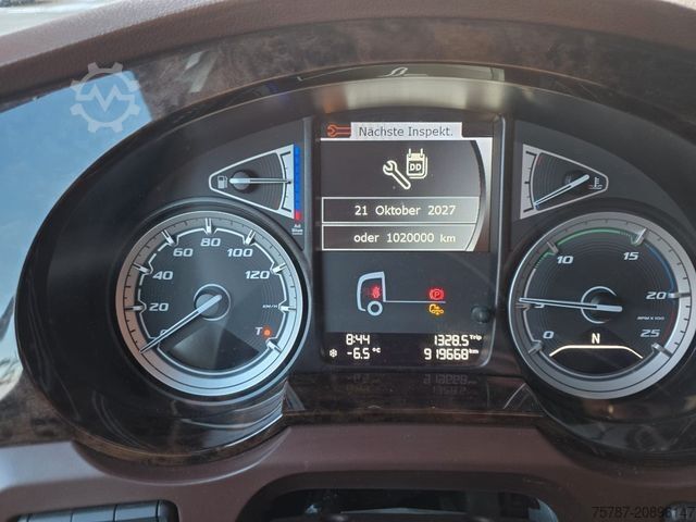 Ciągnik siodłowy typu volume DAF XF 530 SSC LL ZF Intarder, Leder, Standklima