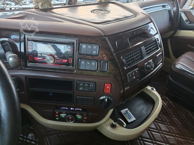 Ciągnik siodłowy typu volume DAF XF 530 SSC LL ZF Intarder, Leder, Standklima